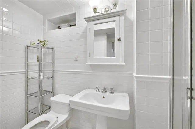 $1,799,000 | 2114 Avenue North | Midwood