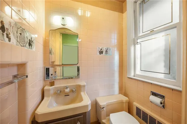 $1,799,000 | 2114 Avenue North | Midwood