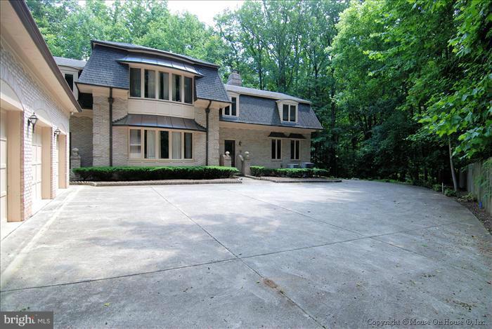 11612 Springridge Road Potomac, MD 20854 - Photo 2 of 28 Exterior (General)
