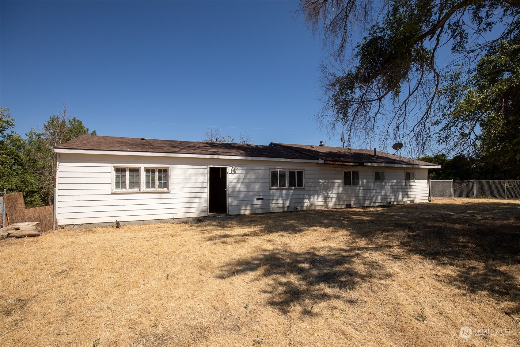 4838 Rd L.9 Northeast Moses Lake, WA 98837 - Photo 7 of 20 a view of a house with a yard