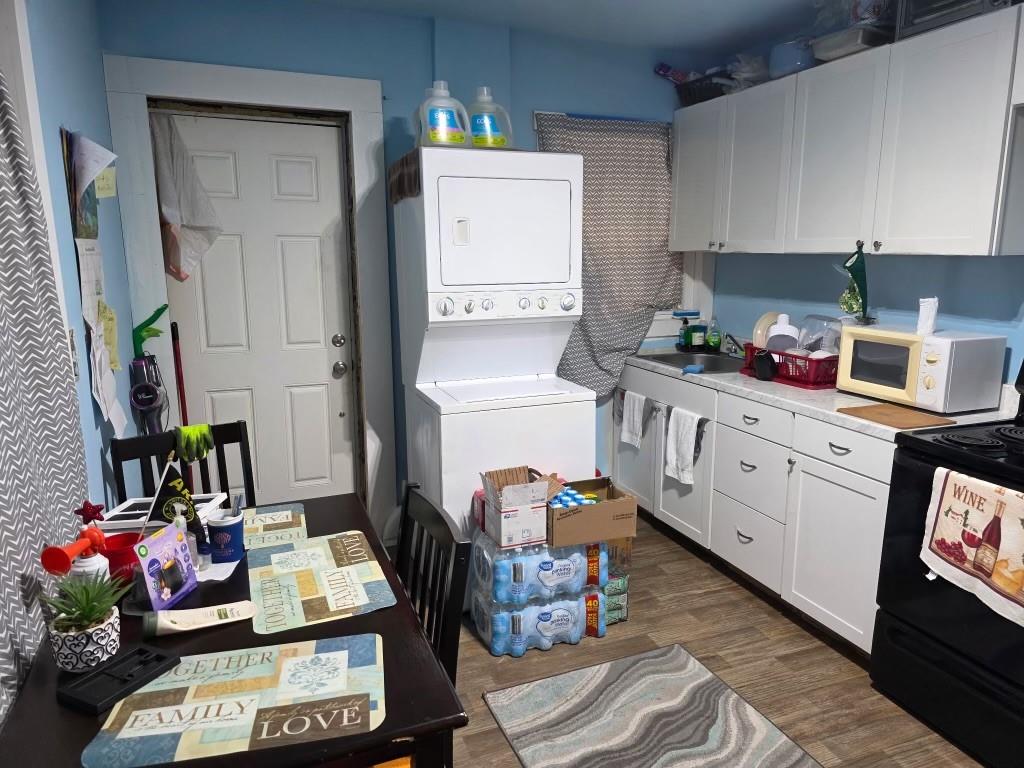 3542 Wericoba Drive Macon, GA 31206 - Photo 14 of 21 a kitchen with a refrigerator and a stove top oven