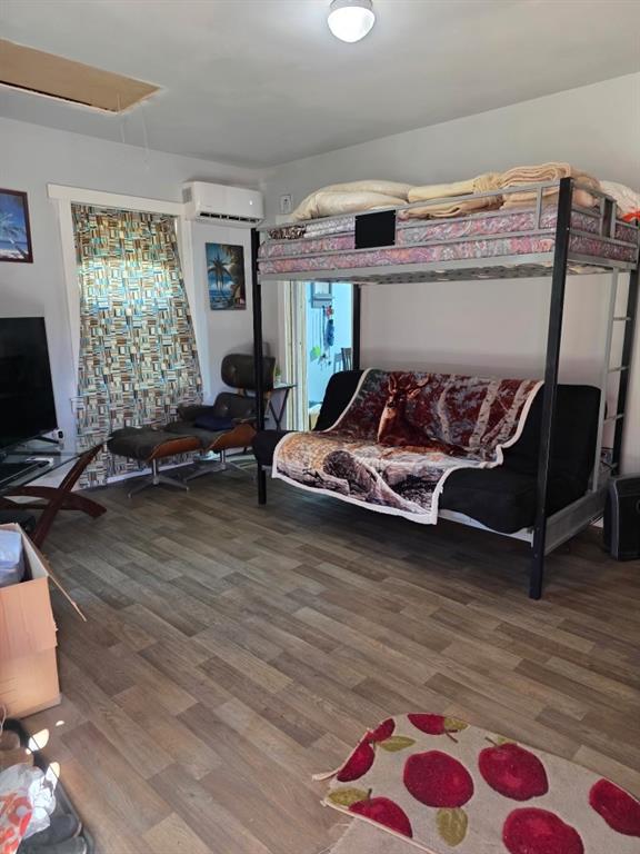 3542 Wericoba Drive Macon, GA 31206 - Photo 17 of 21 a bedroom with furniture and a window