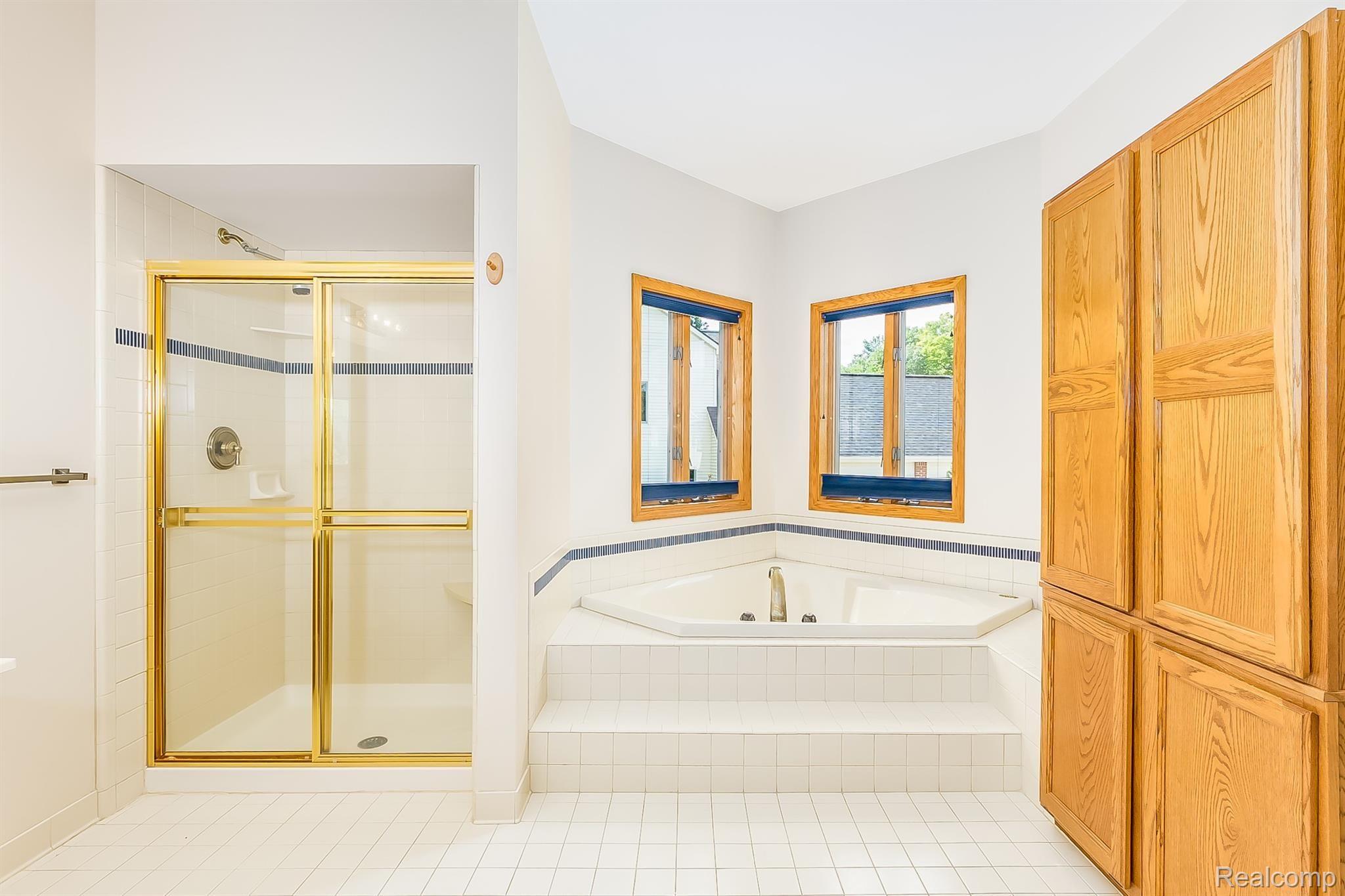 8090 Lee Road Brighton, MI 48116 - Photo 13 of 46 113f.jpg