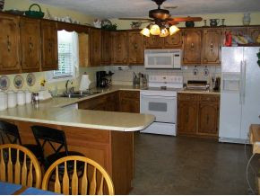 650 Mccloud Road Elizabethton, TN 37643 - Photo 7 of 20 Big kitchen