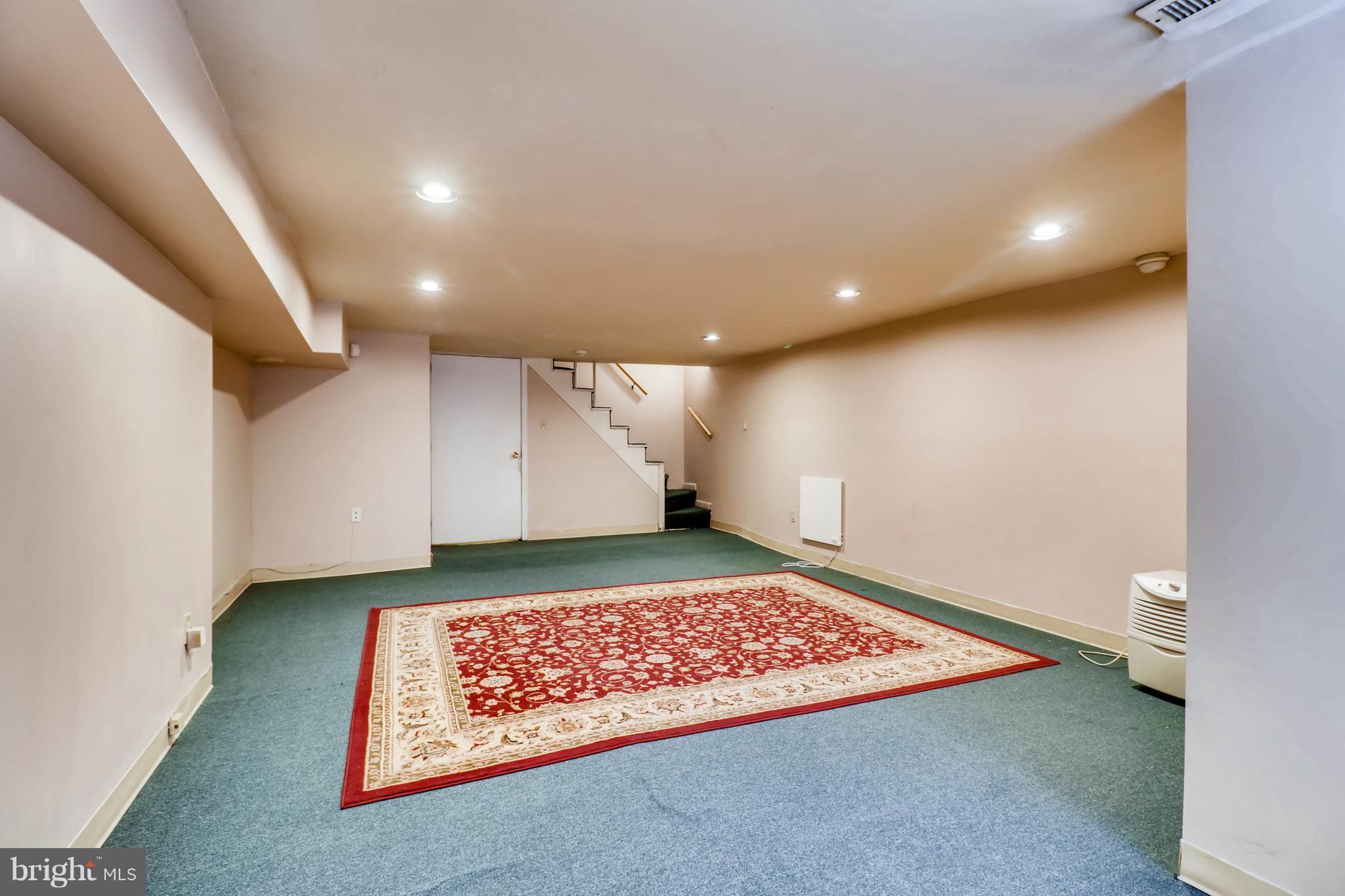 1812 North Calvert Street Baltimore, MD 21202 - Photo 16 of 17 Entertain Here