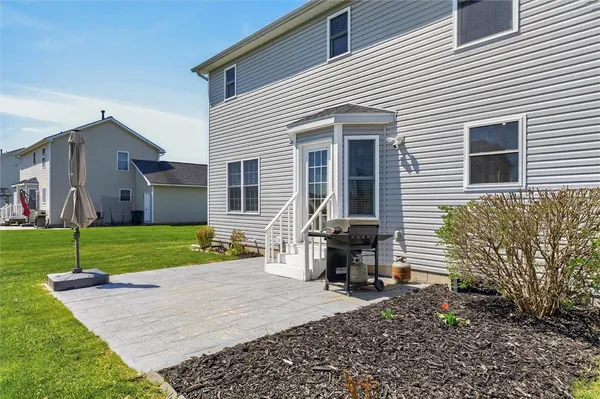 $349,900 | 75 Westcombe Park, Henrietta, NY 14586