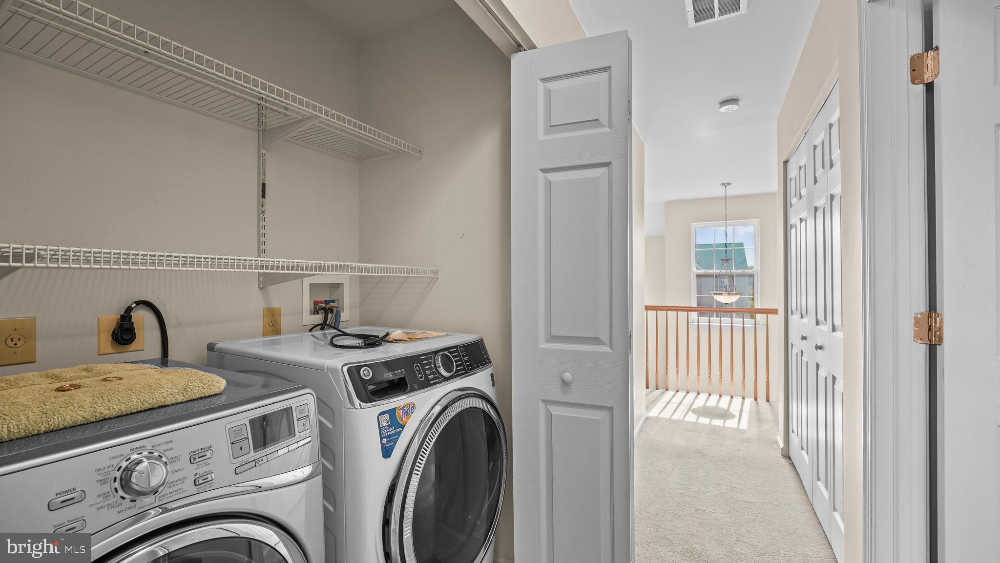 435 Buchanan Road Perkasie, PA 18944 - Photo 18 of 32 a utility room with dryer and washer