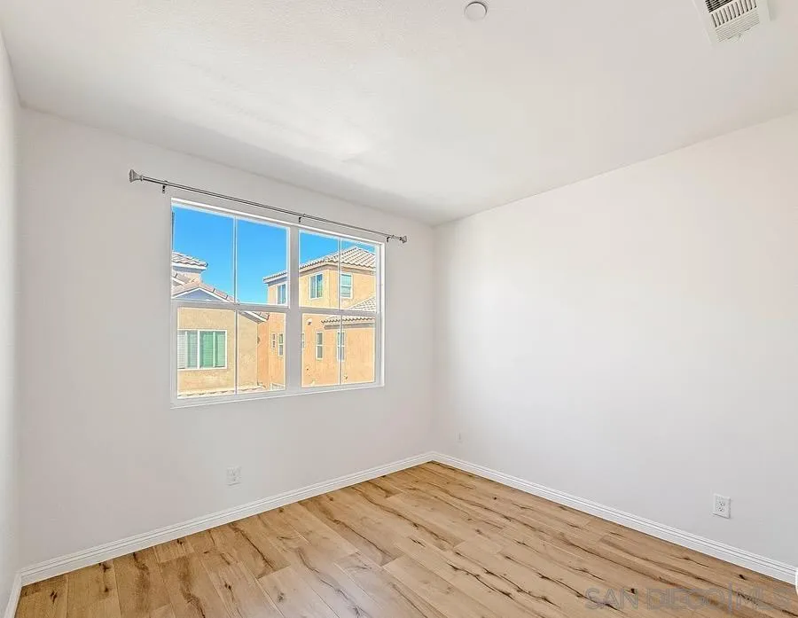 1395 Santa Diana Road, Unit 3 Chula Vista, CA 91913 - Photo 12 of 32 2nd Bedroom on floor 2.