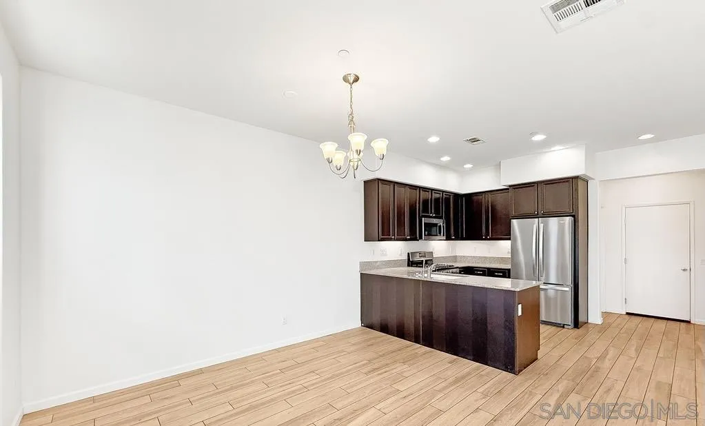 1395 Santa Diana Road, Unit 3 Chula Vista, CA 91913 - Photo 4 of 32 Dining Area
