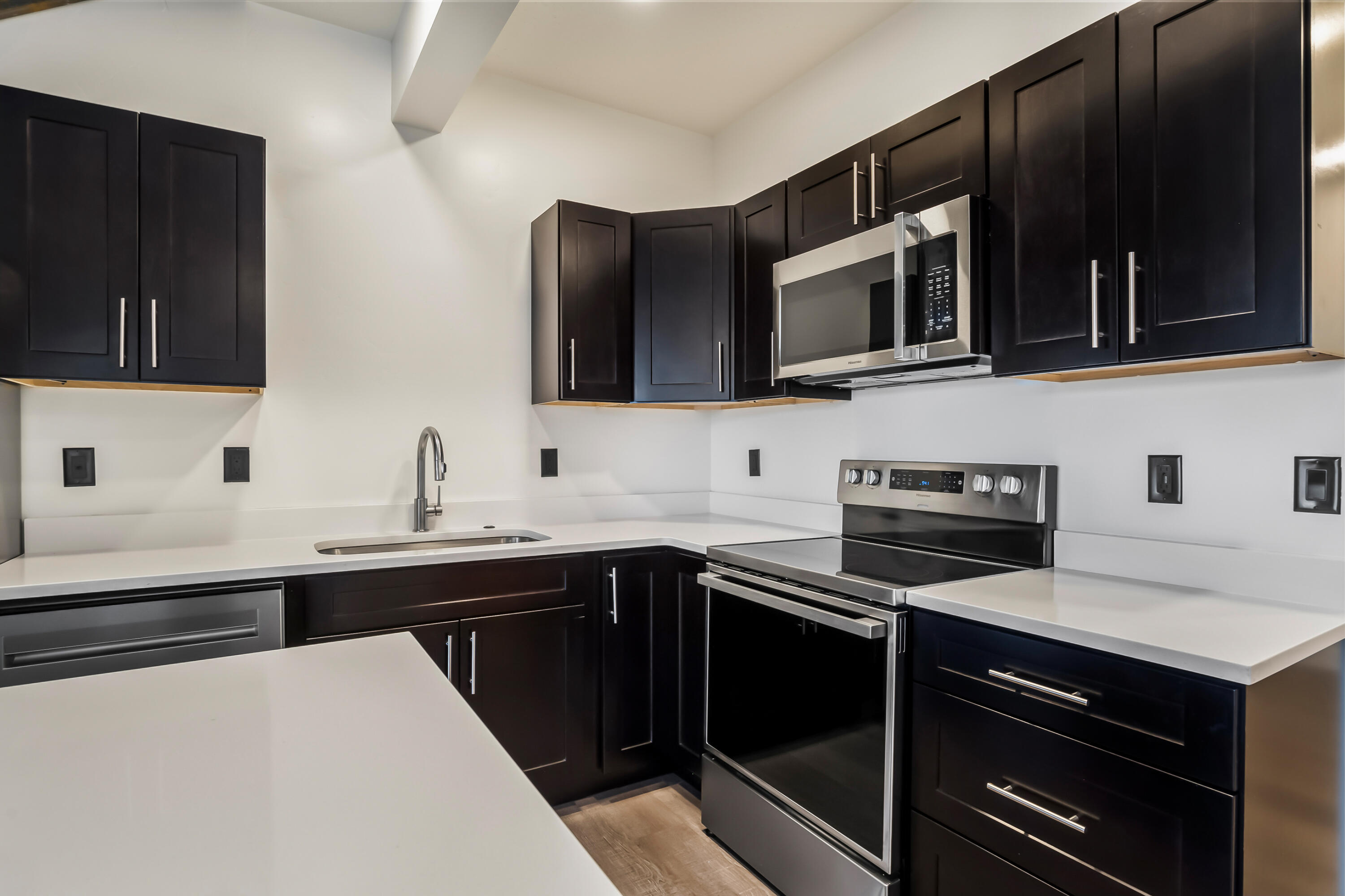 1441 Northwest 4th Street Redmond, OR 97756 - Photo 15 of 42