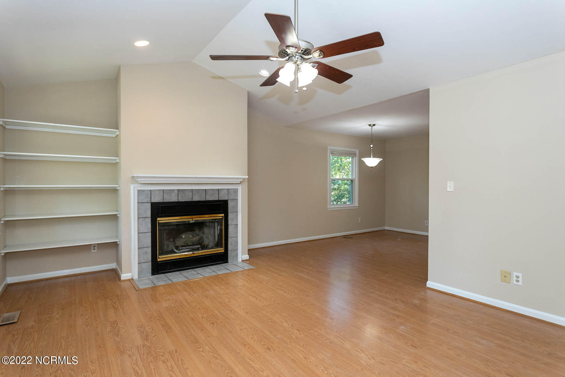 15 Cameron Lane Pinehurst, NC 28374 - Photo 2 of 28 living room3