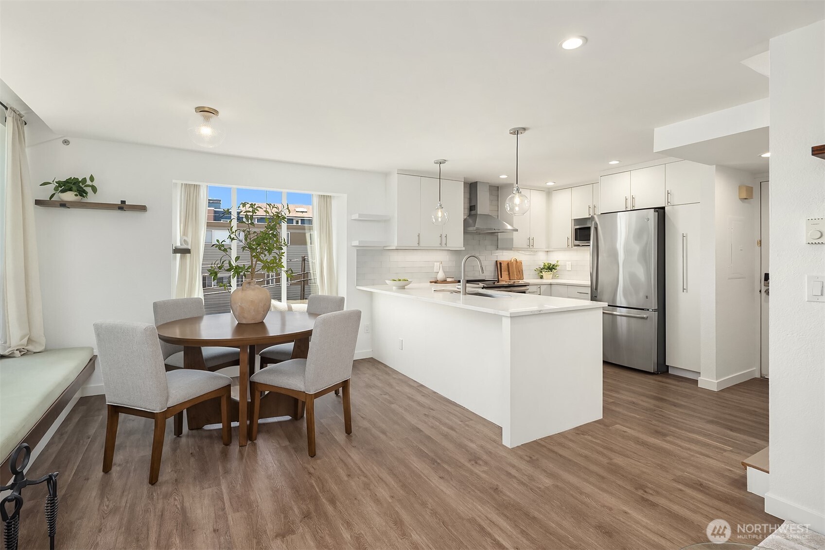 756 North 72nd Street, Unit 204 Seattle, WA 98103 - Photo 6 of 24