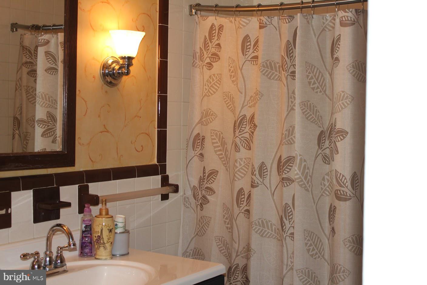 24644 Half Pone Point Road Hollywood, MD 20636 - Photo 11 of 29 Full Bath