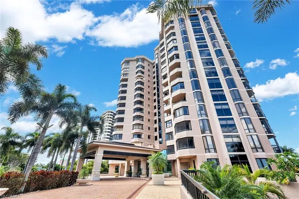 $1,249,000 | 6075 Pelican Bay Boulevard, Unit 1403, Naples, FL 34108