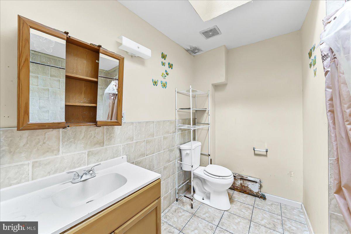 116 Richfield Road Upper Darby, PA 19082 - Photo 8 of 20 Gallery Image 8