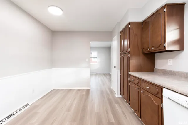 $250,000 | 324 West Ivy Lane, Peoria, IL 61614