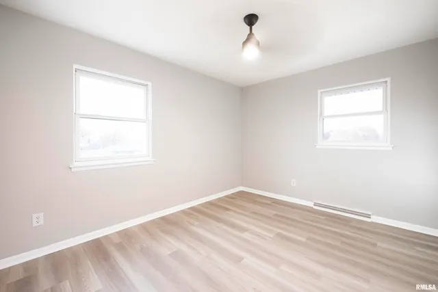 $250,000 | 324 West Ivy Lane, Peoria, IL 61614