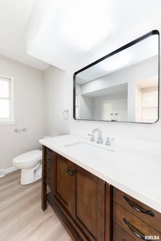 $250,000 | 324 West Ivy Lane, Peoria, IL 61614