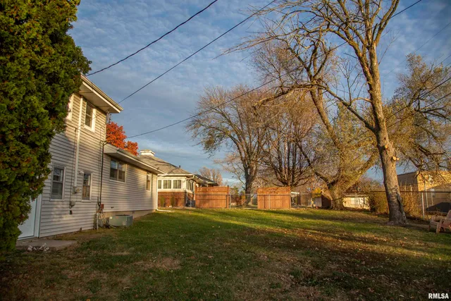 $250,000 | 324 West Ivy Lane, Peoria, IL 61614