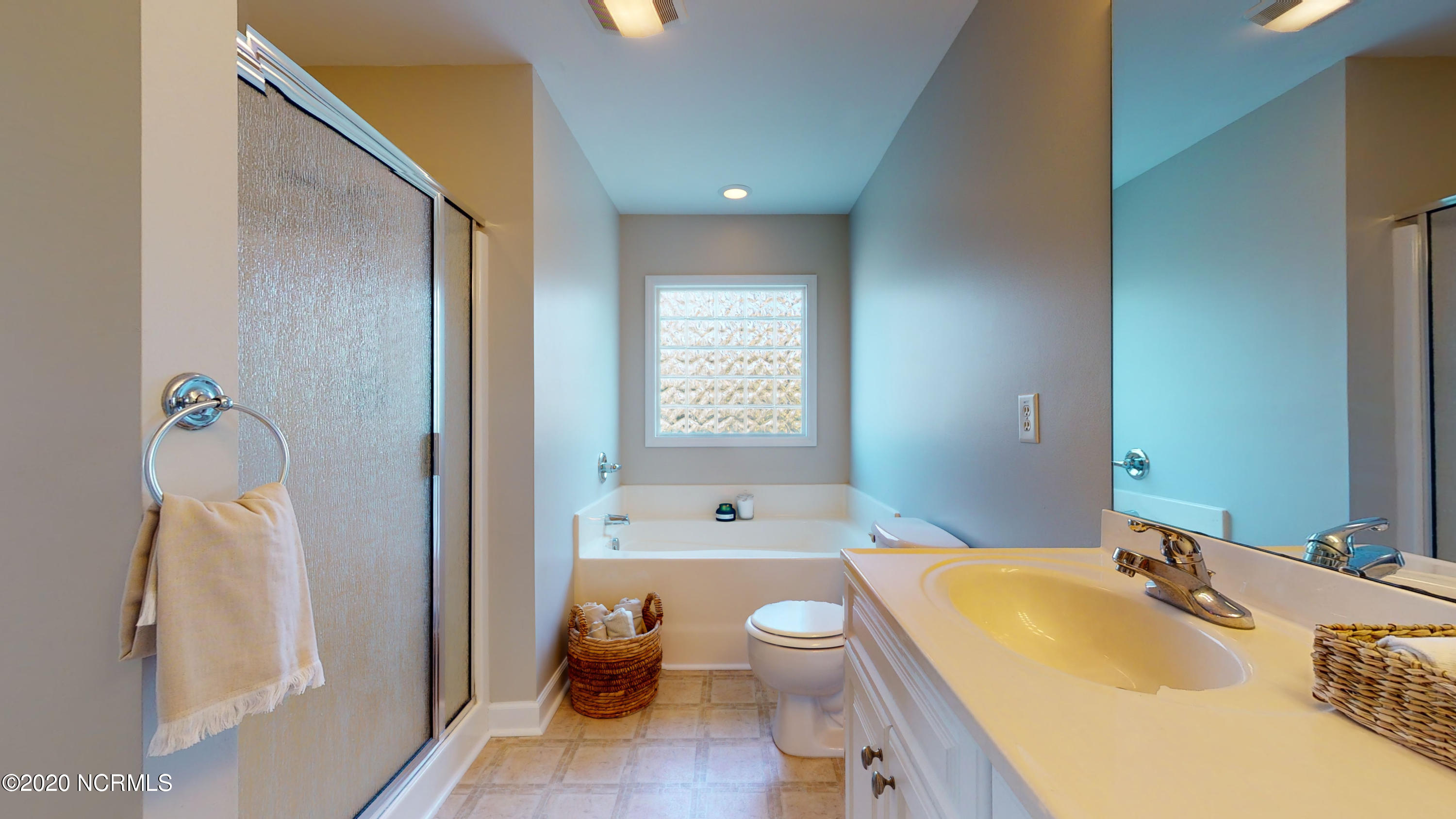 223 Rudolph Lane Hubert, NC 28539 - Photo 15 of 32 Master Bath