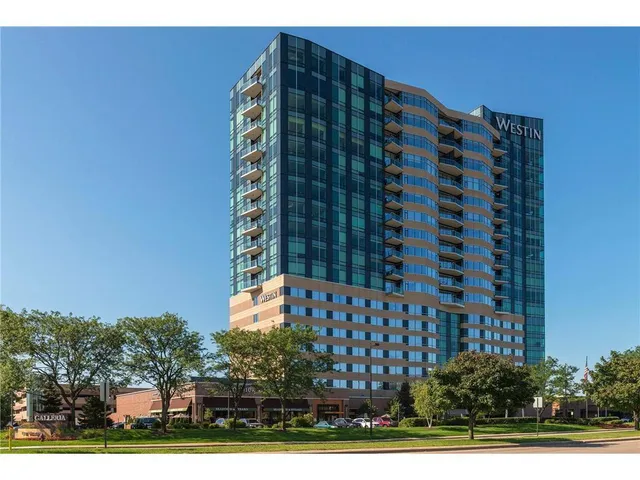 $3,650 | 3209 Galleria, Unit 1007, Edina, MN 55435