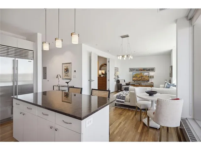 $3,650 | 3209 Galleria, Unit 1007, Edina, MN 55435