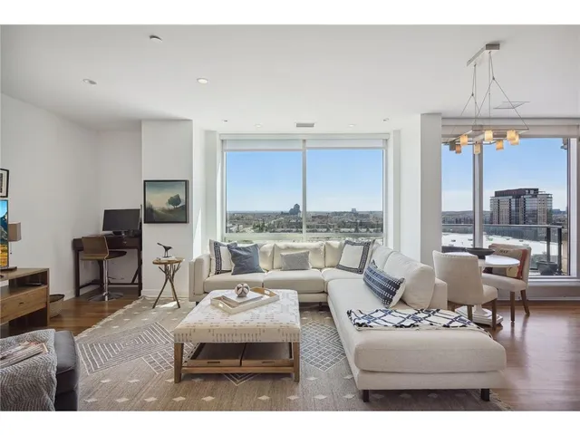 $3,650 | 3209 Galleria, Unit 1007, Edina, MN 55435