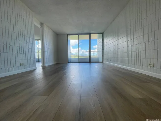 $2,700 | 46-283 Kahuhipa Street, Unit C1106, Kaneohe, HI 96744