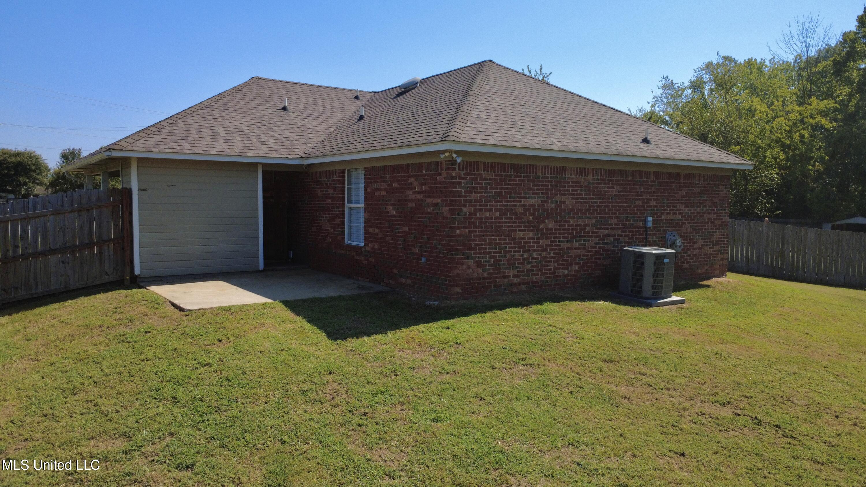 306 Evergreen Way Brandon, MS 39047 - Photo 3 of 21 dji_fly_20250824_105050_94_1756050751185