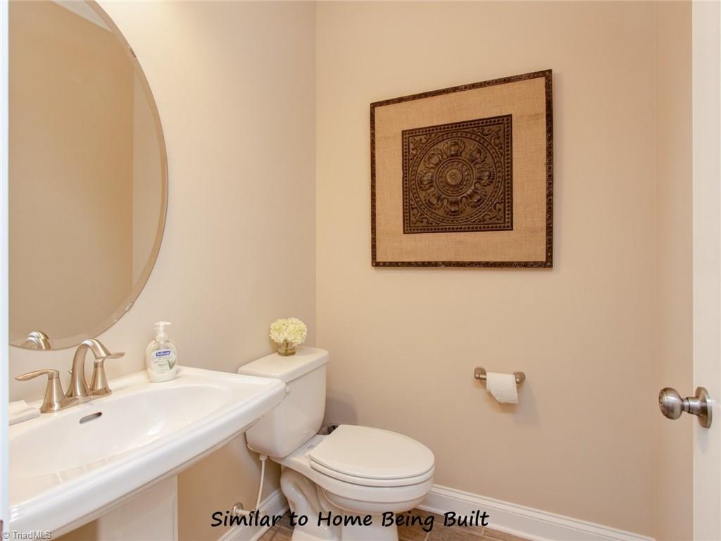 5505 Rambling Road Greensboro, NC 27409 - Photo 4 of 29