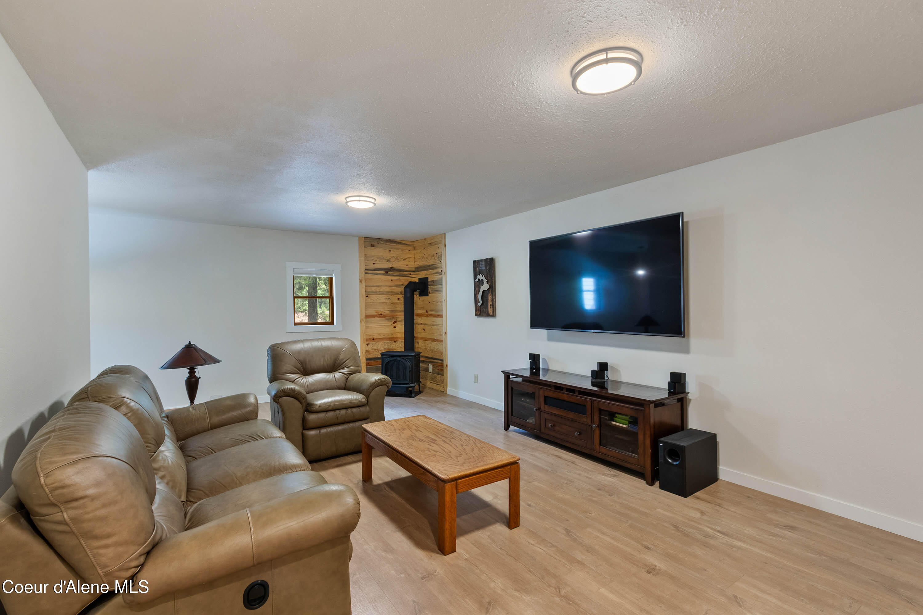 2385 Sunnyside Road Sandpoint, ID 83864 - Photo 19 of 64 Family Room