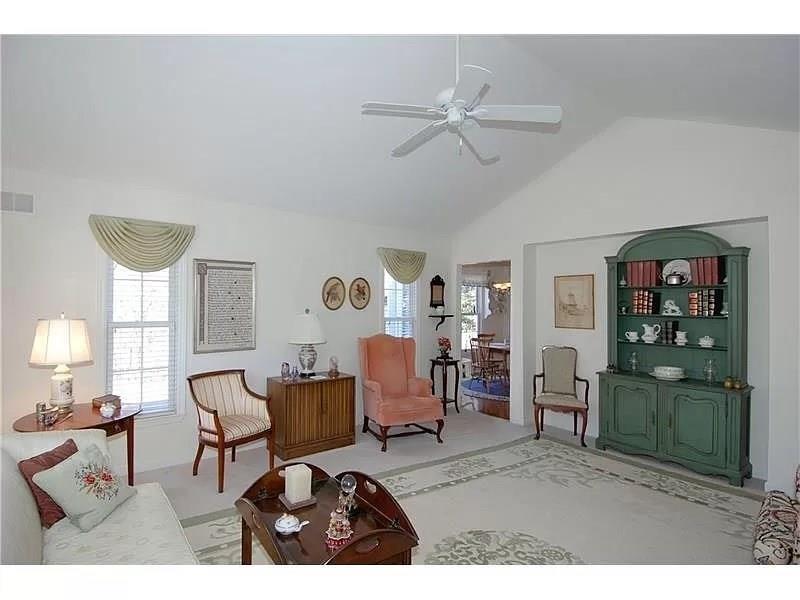 408 Rachael Court Gibsonia, PA 15044 - Photo 10 of 25