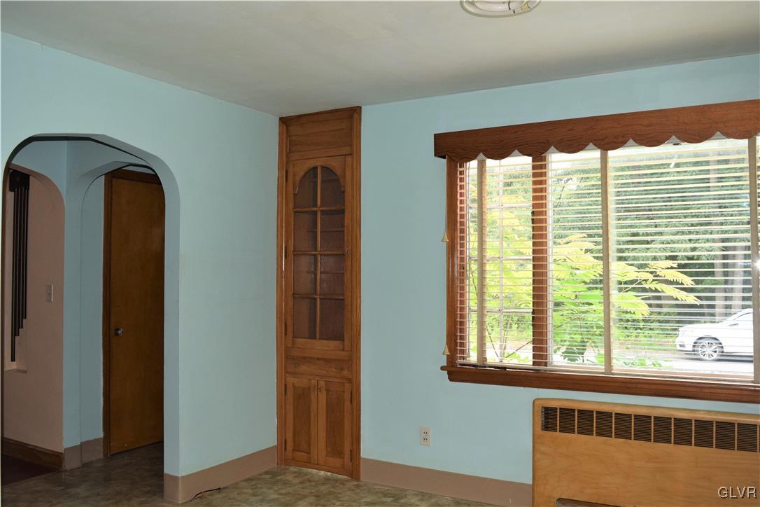 133 West Center Street Wind Gap, PA 18091 - Photo 14 of 17