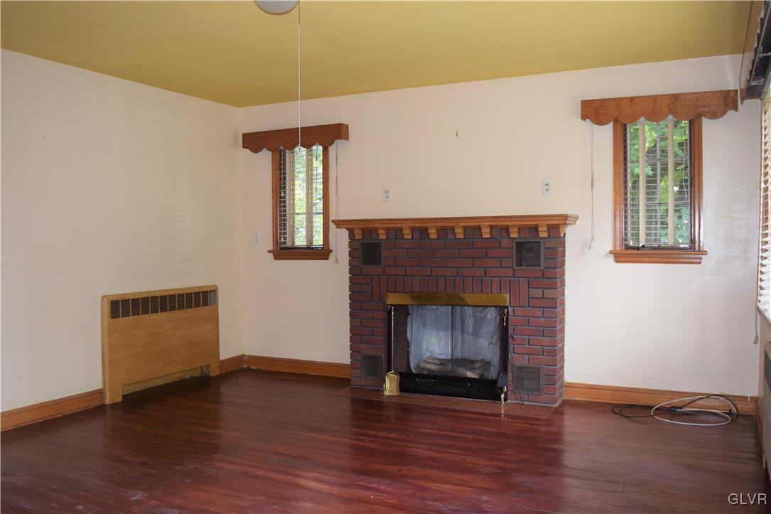 133 West Center Street Wind Gap, PA 18091 - Photo 5 of 17