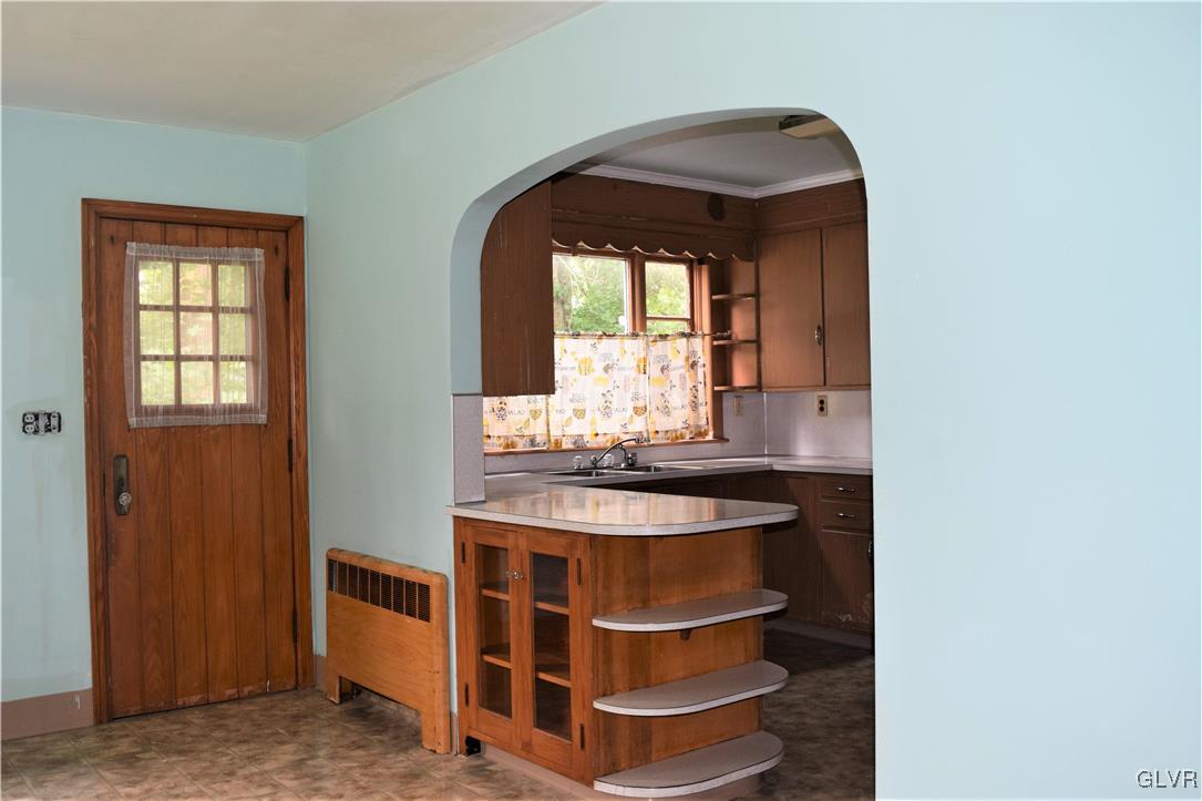 133 West Center Street Wind Gap, PA 18091 - Photo 8 of 17