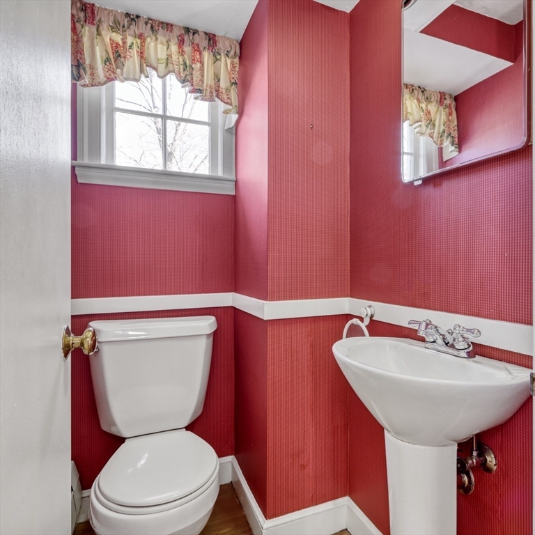 62 Cranmore Lane Melrose, MA 02176 - Photo 18 of 42