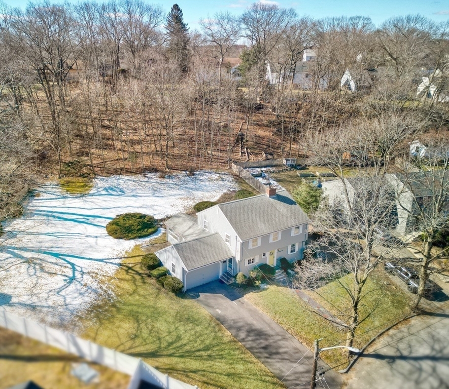 62 Cranmore Lane Melrose, MA 02176 - Photo 4 of 42