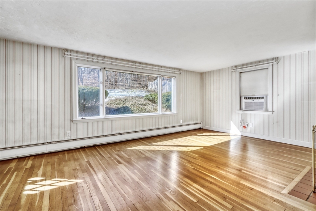 62 Cranmore Lane Melrose, MA 02176 - Photo 5 of 42