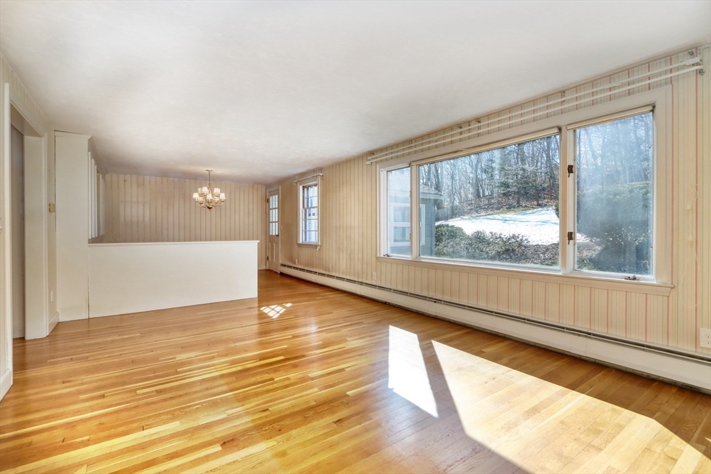 62 Cranmore Lane Melrose, MA 02176 - Photo 6 of 42