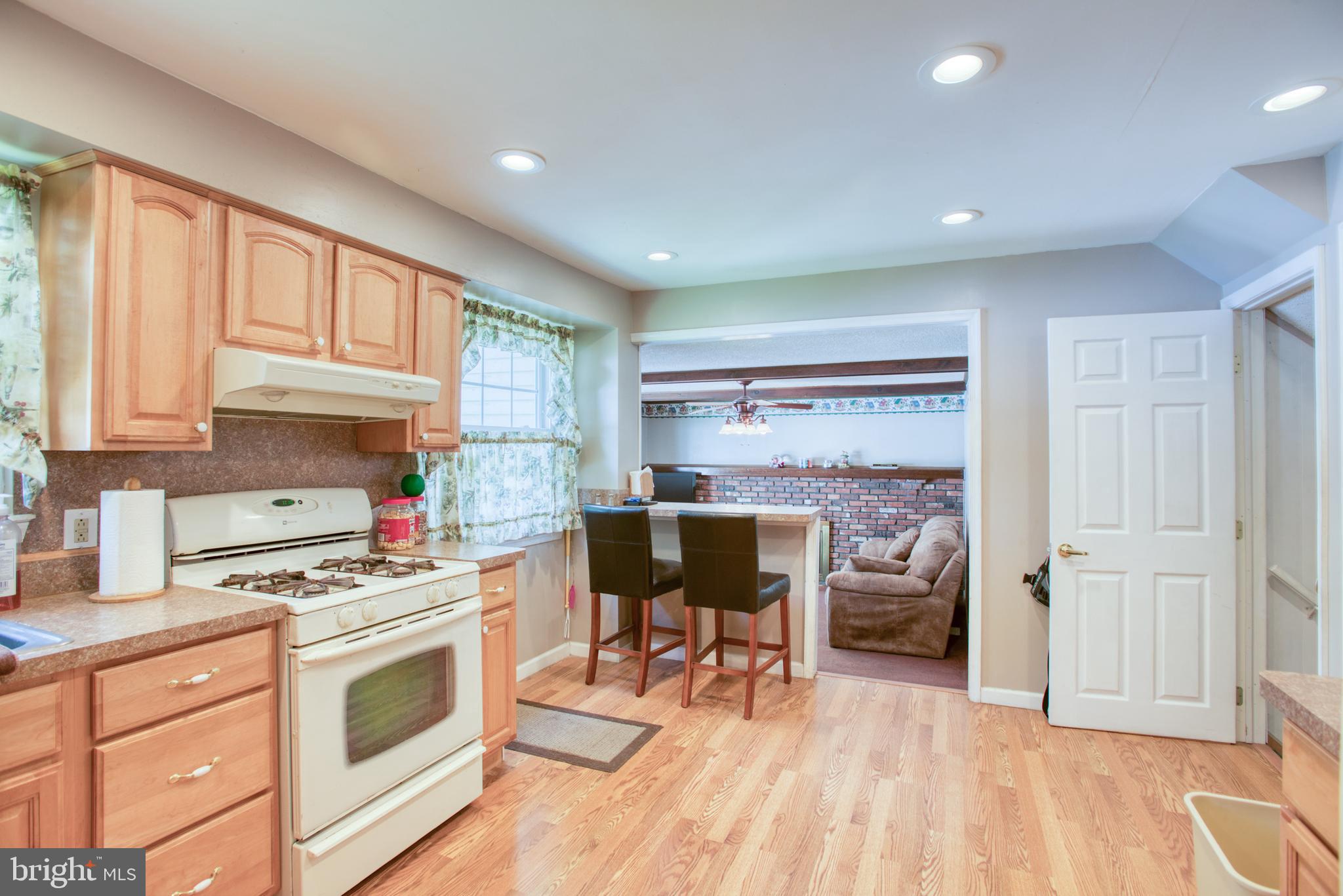 1622 Red Oak Road Williamstown, NJ 08094 - Photo 8 of 37 Gallery Image 8