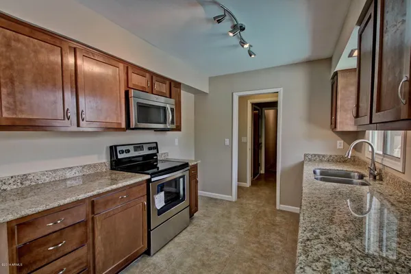 $3,995 | 1030 East Manhatton Drive, Tempe, AZ 85282