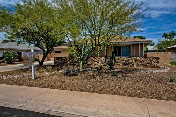 $3,995 | 1030 East Manhatton Drive, Tempe, AZ 85282