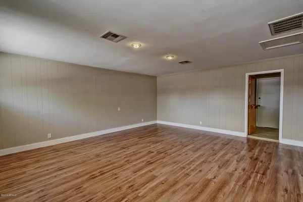 $3,995 | 1030 East Manhatton Drive, Tempe, AZ 85282