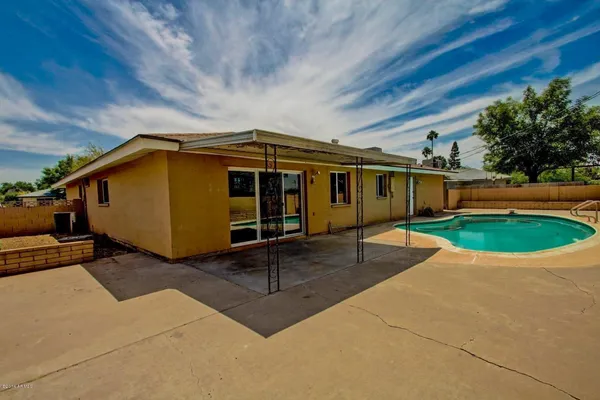 $4,200 | 1030 East Manhatton Drive, Tempe, AZ 85282