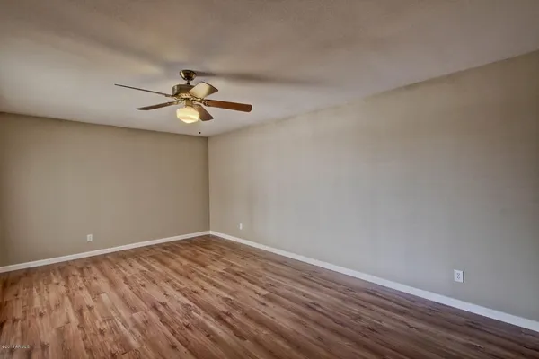 $3,995 | 1030 East Manhatton Drive, Tempe, AZ 85282