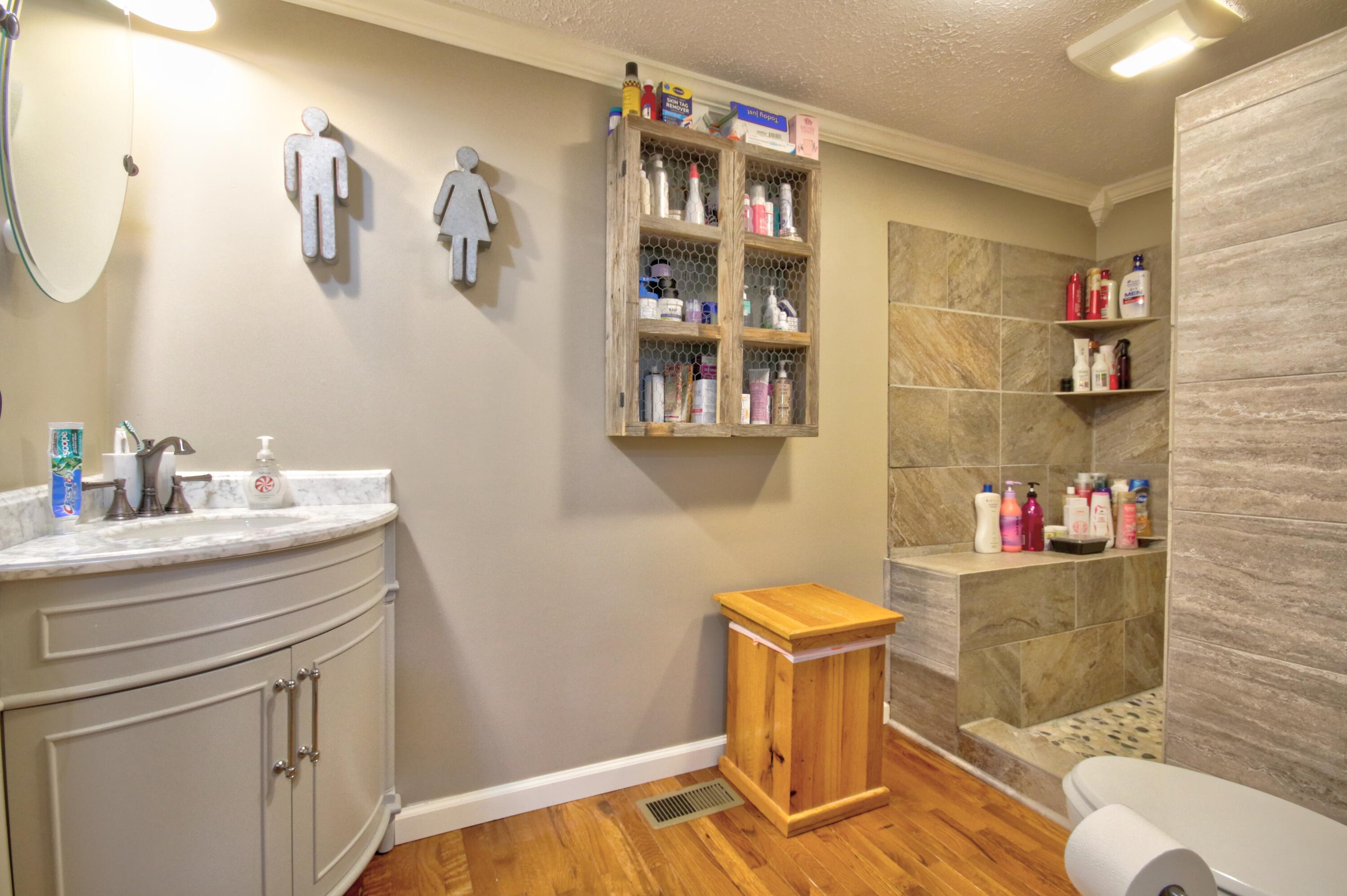 15 Water Tower Road Manchester, KY 40962 - Photo 12 of 24 Primary Bath