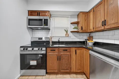 $184,900 | 125 North Washington Avenue, Unit 1, Hartsdale, NY 10530
