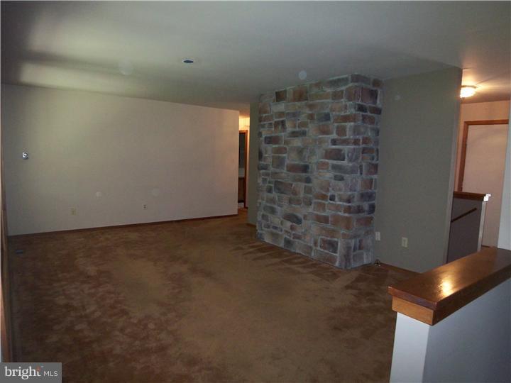 72 Fox Hill Road Doylestown, PA 18901 - Photo 4 of 25 Living Room