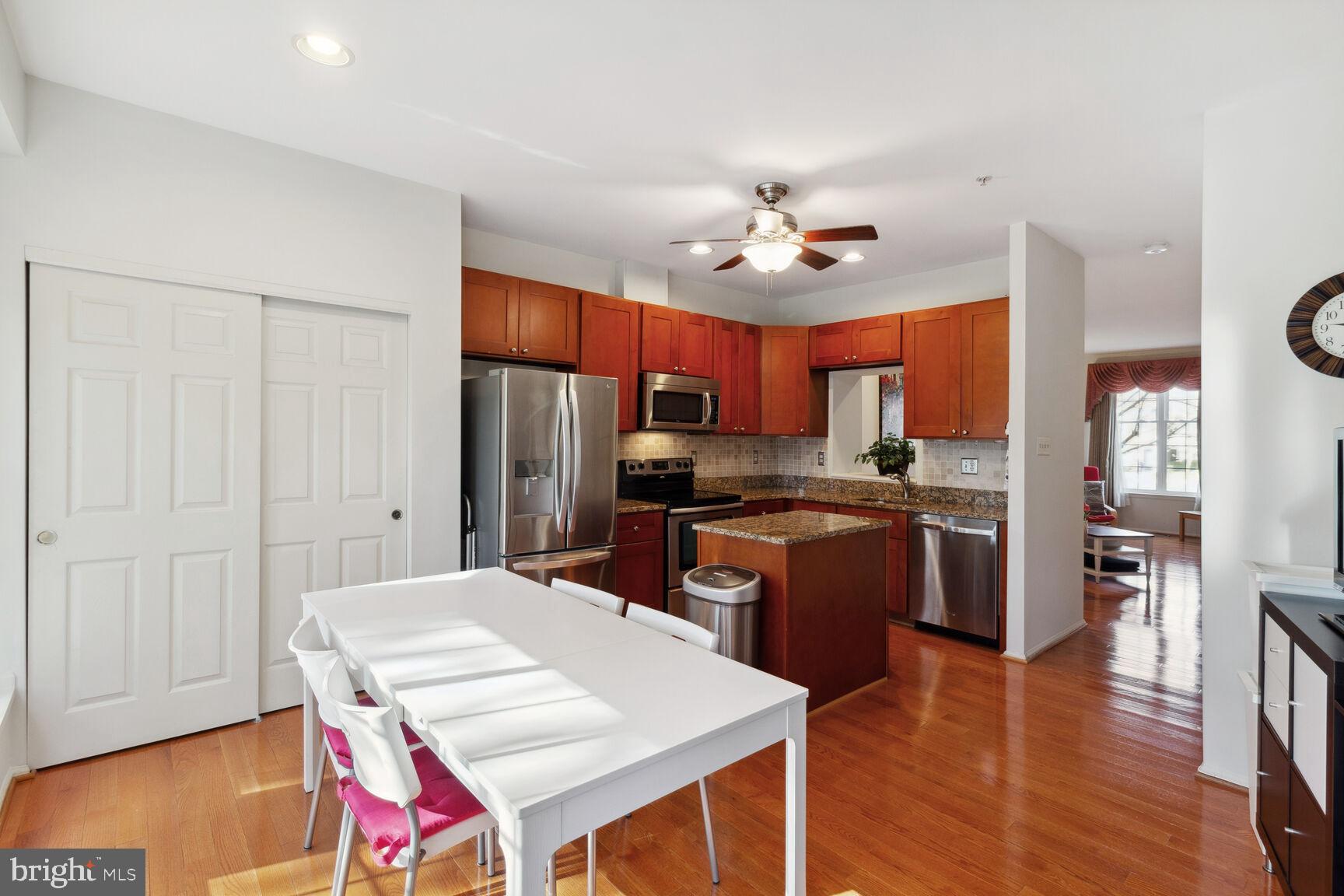 8427 Glad Rivers Row Columbia, MD 21045 - Photo 8 of 28 Gallery Image 8