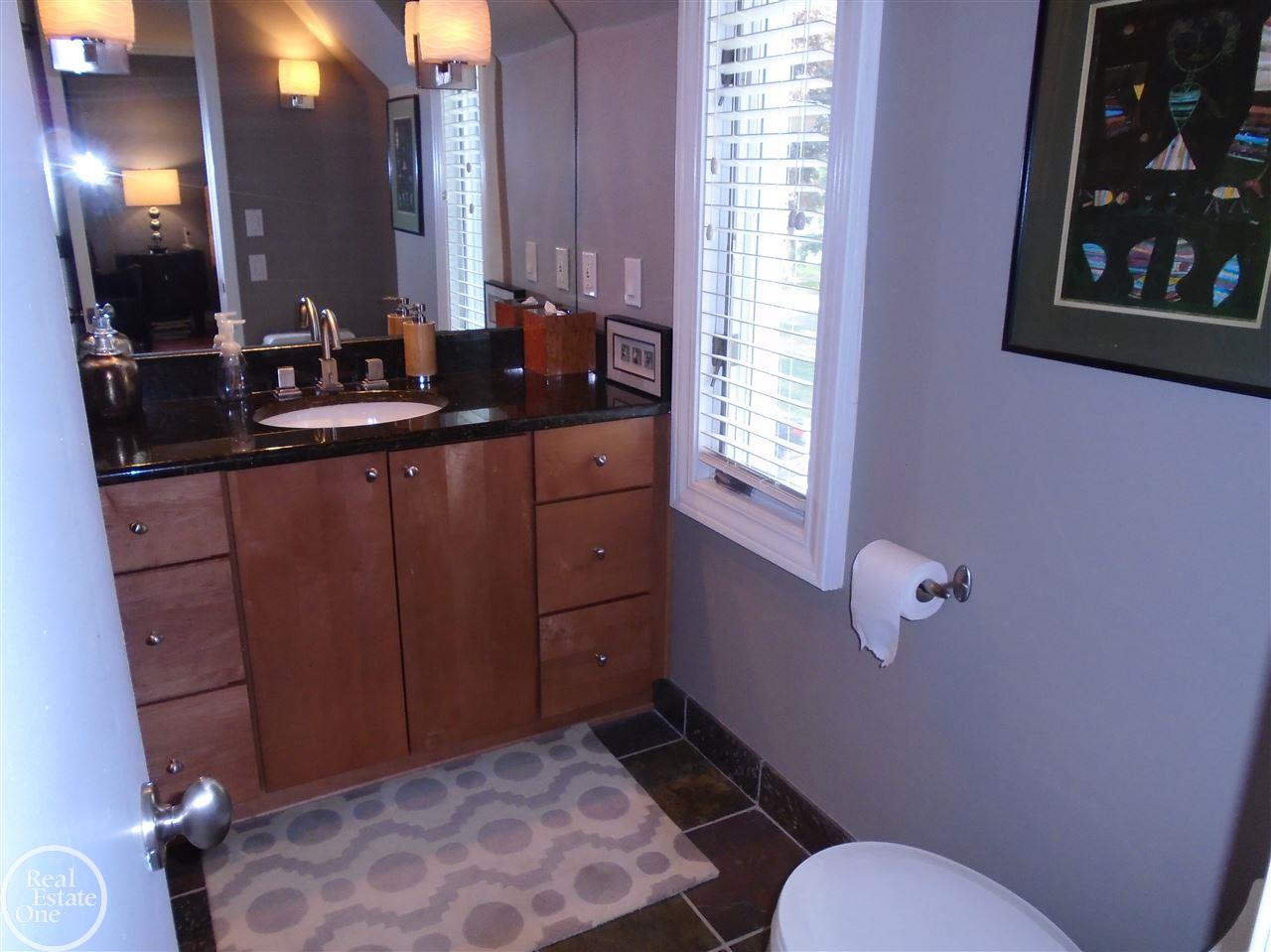671 Westchester Road Grosse Pointe, MI 48230 - Photo 32 of 71 31350780-31.JPG